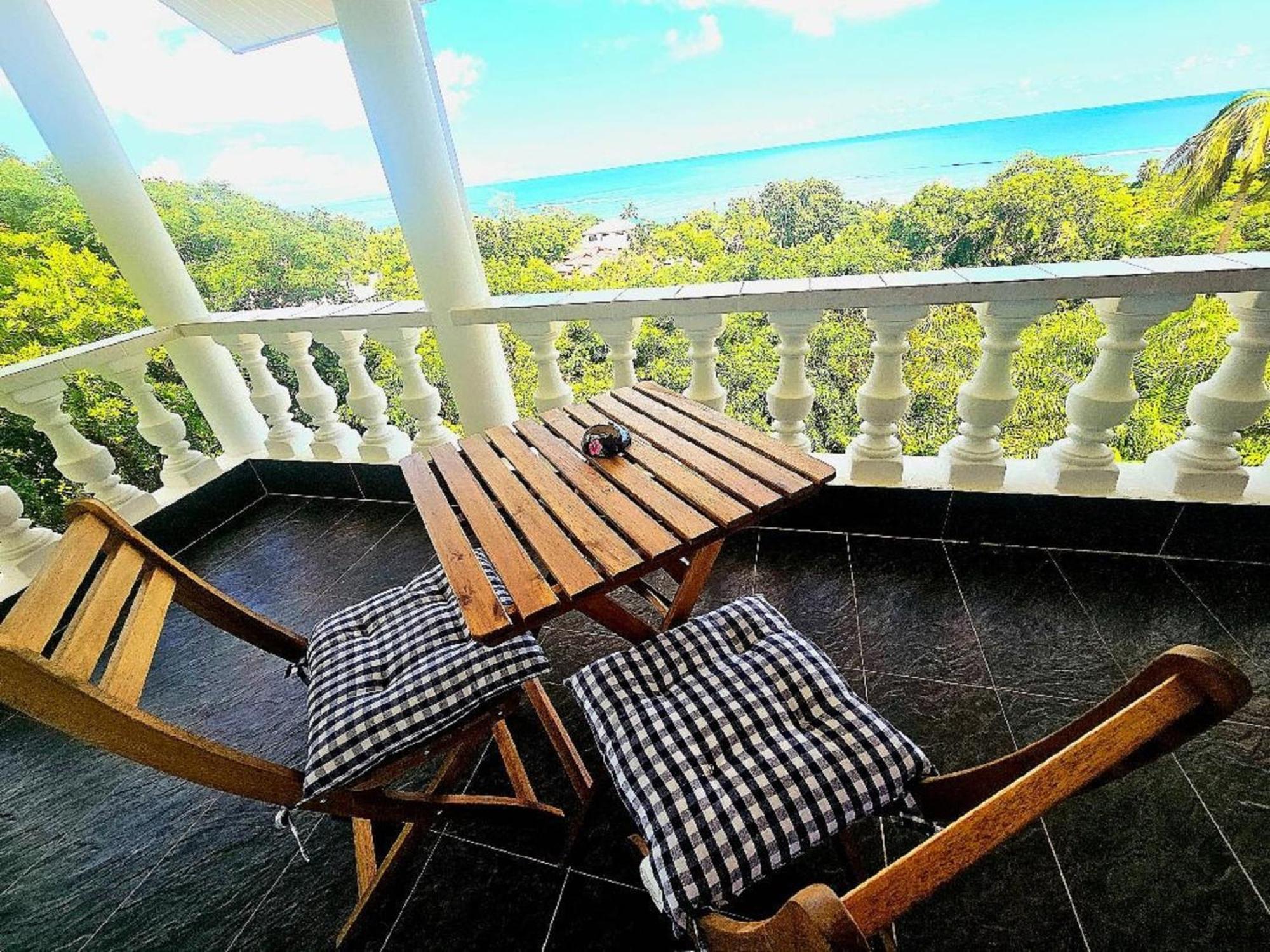 Au Lever Du Soleil Guest House Sea View О-Кап Экстерьер фото